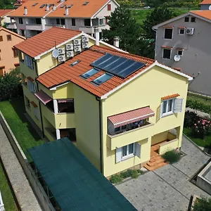apartments-luni.primorje-gorskikotar.com/